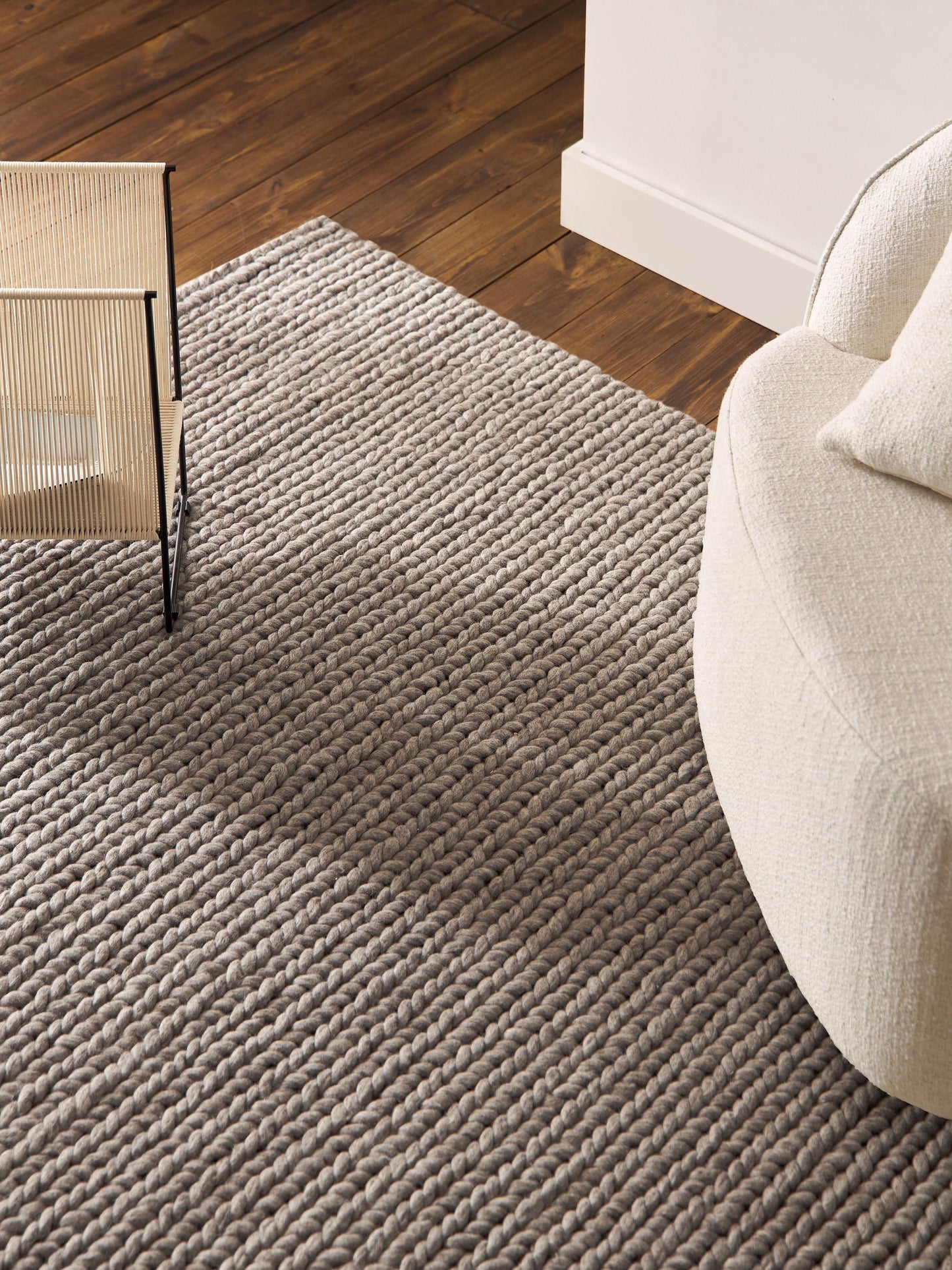 Brunavia Handmade Wool Rug with Braided Texture