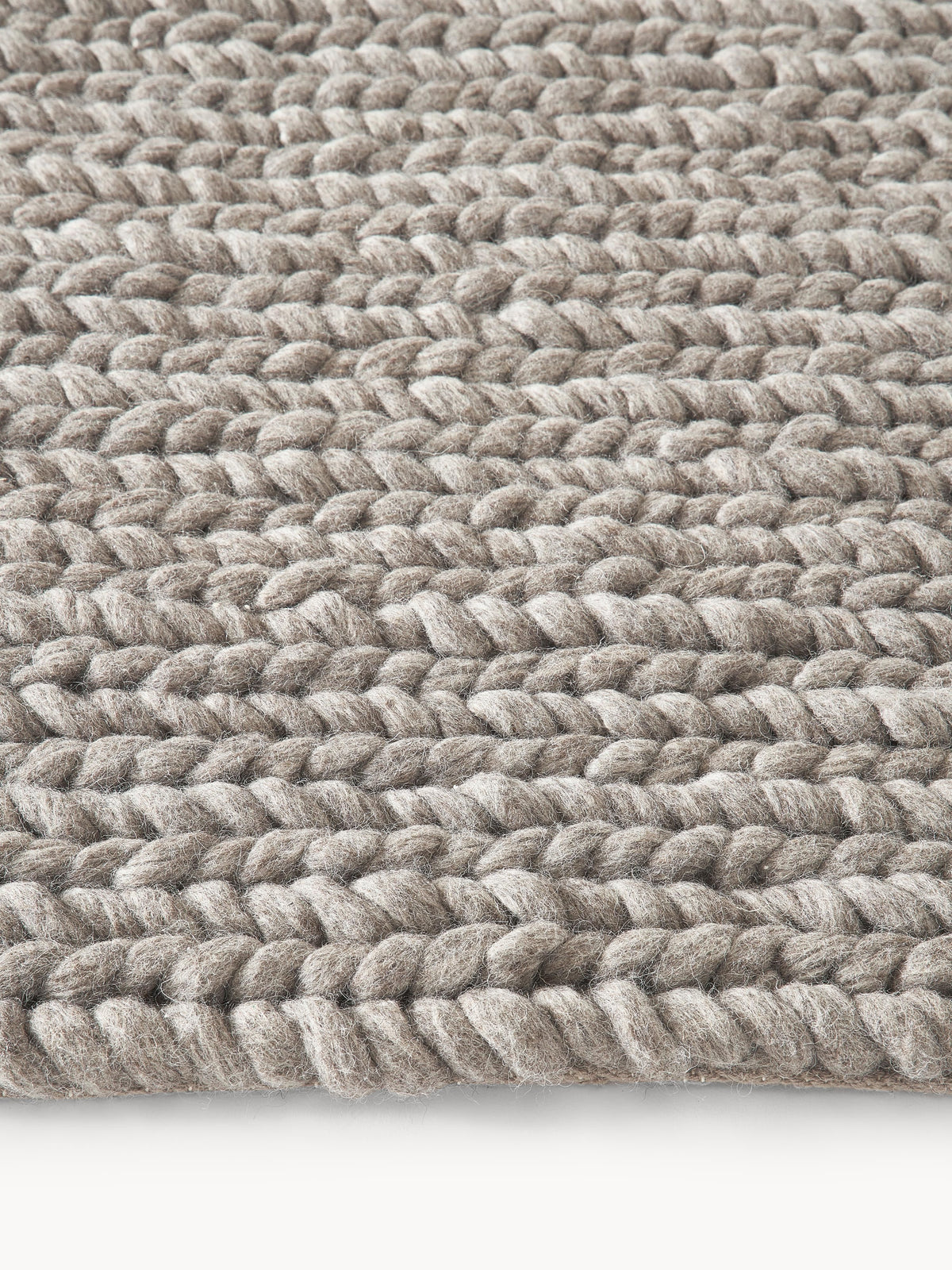 Brunavia Handmade Wool Rug with Braided Texture