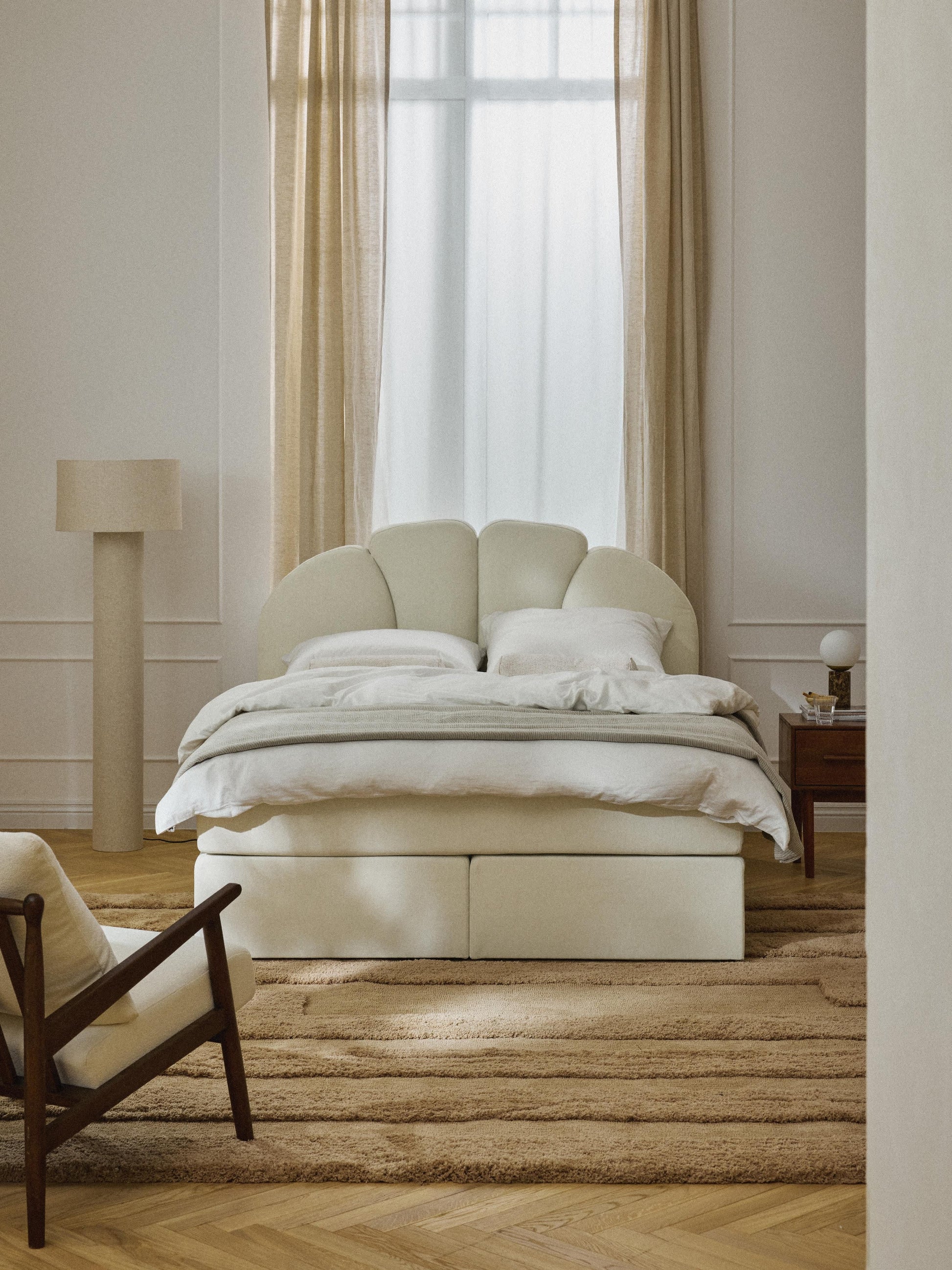 Rommina Box Spring Bed
